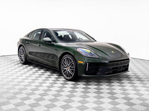 2026 Porsche Panamera 4