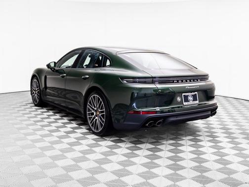 2026 Porsche Panamera 4