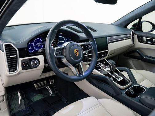 2021 Porsche Cayenne GTS