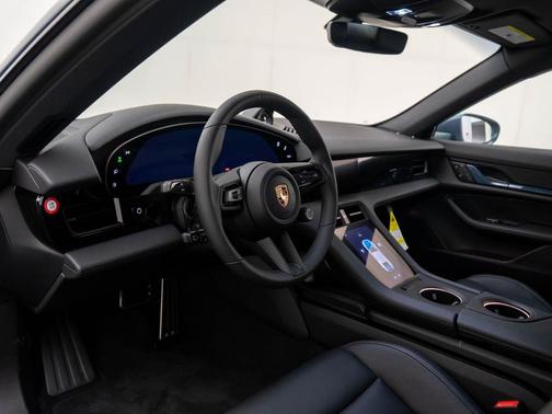 2026 Porsche Taycan 4