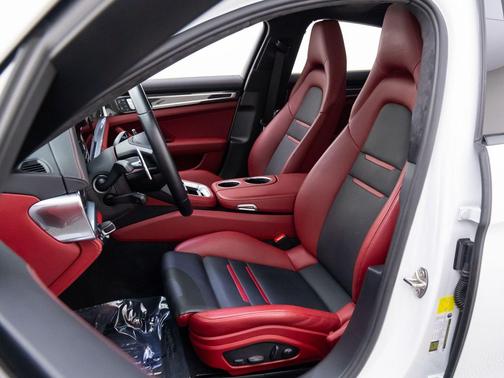2023 Porsche Panamera Turbo S