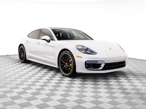 2023 Porsche Panamera Turbo S