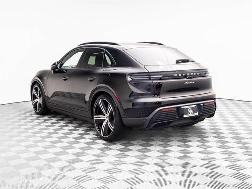 2024 Porsche Macan 4