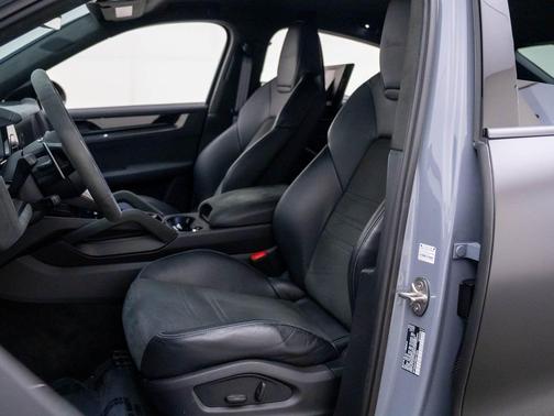 Arctic Grey 2024 Porsche Cayenne Turbo GT