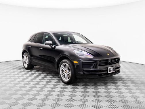 2024 Porsche Macan Base (PDK)