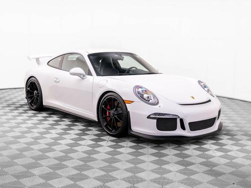 Guards Red 2014 Porsche 911 GT3