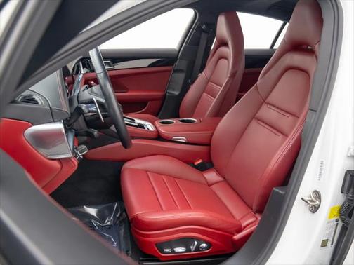 2021 Porsche Panamera 4
