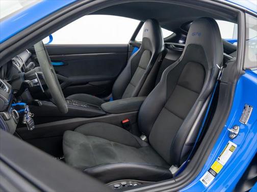 2023 Porsche 718 Cayman GT4