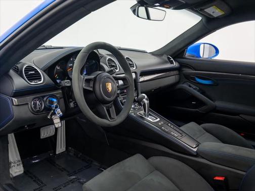 2023 Porsche 718 Cayman GT4