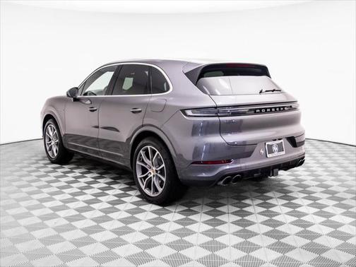 2024 Porsche Cayenne E-Hybrid S