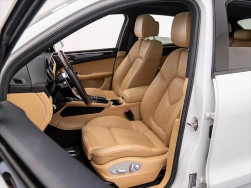 2017 Porsche Macan Base