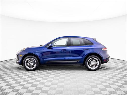 2023 Porsche Macan Base