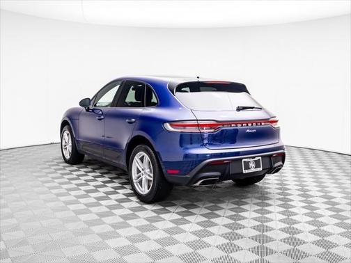 2023 Porsche Macan Base
