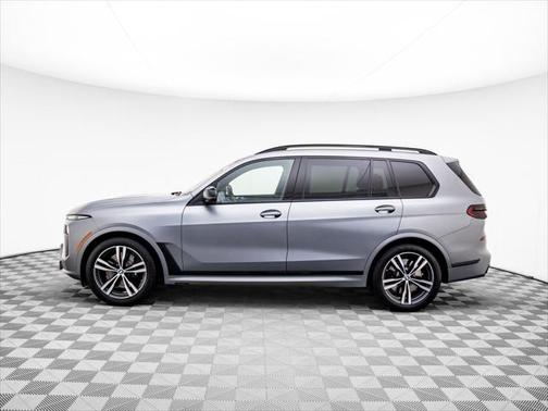 2023 BMW X7 M60i