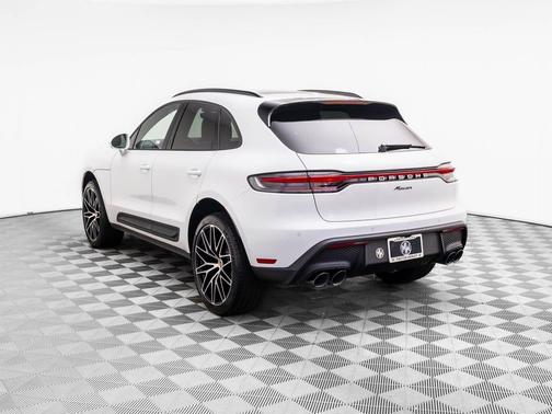 2026 Porsche Macan 