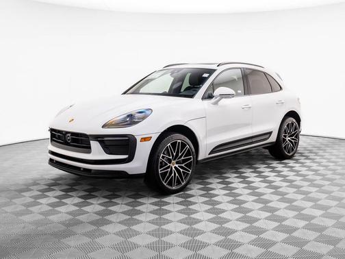 2026 Porsche Macan 