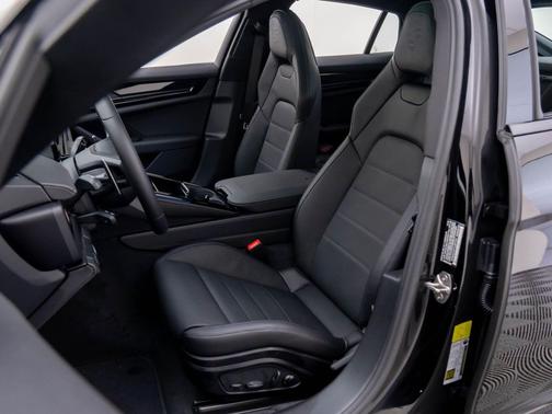 2026 Porsche Panamera 4