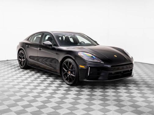 2026 Porsche Panamera 4