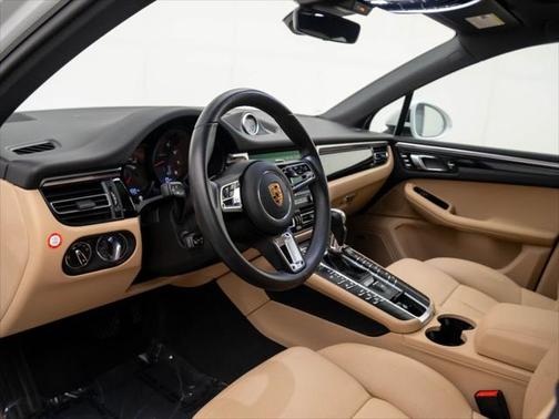2020 Porsche Macan Base