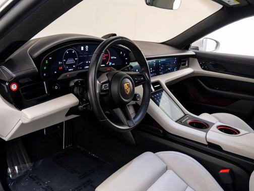 2021 Porsche Taycan Turbo