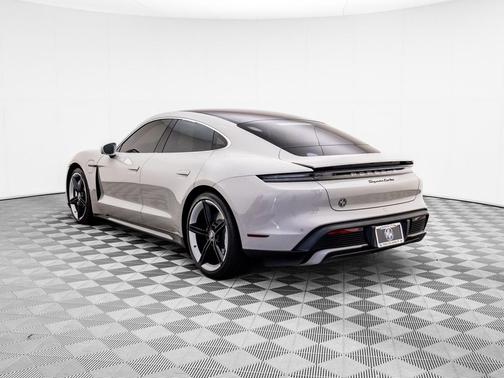 2021 Porsche Taycan Turbo