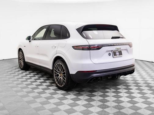 2022 Porsche Cayenne Cayenne E-Hybrid Platinum Edition