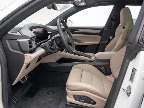 2025 Porsche Macan 4S