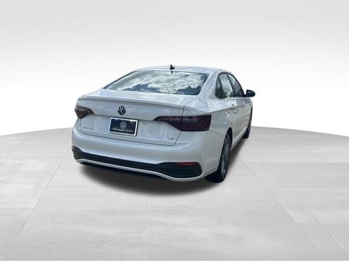 Opal White Pearl 2023 Volkswagen Jetta 1.5T SE