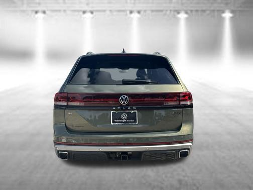 Green Pearl 2026 Volkswagen Atlas Peak Edition
