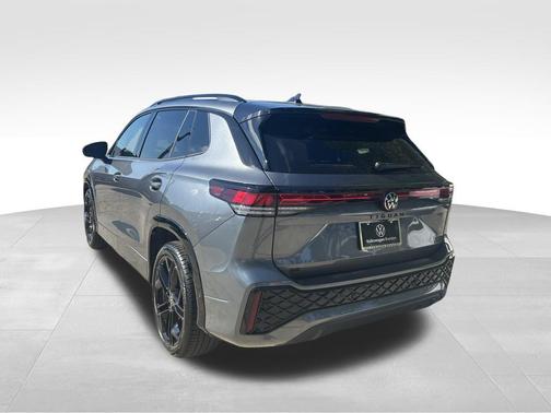 2025 Volkswagen Tiguan 2.0T SE R-Line Black