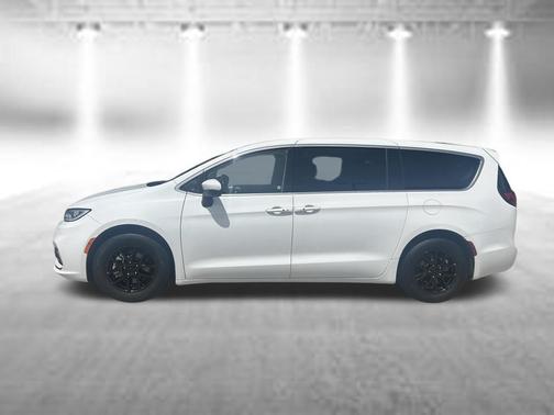 Bright White Clearcoat 2023 Chrysler Pacifica Touring L