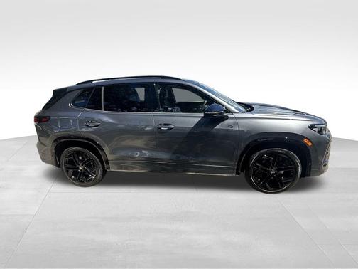 2025 Volkswagen Tiguan 2.0T SE R-Line Black