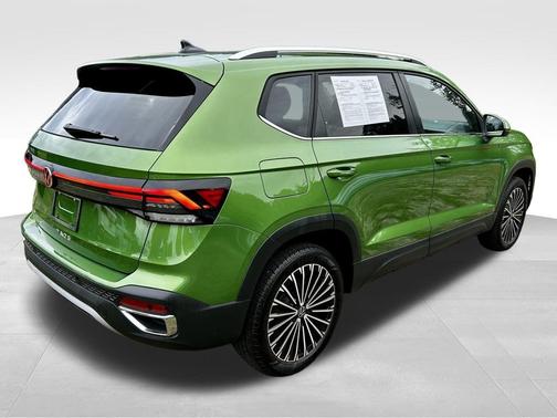 2025 Volkswagen Taos 1.5T SE