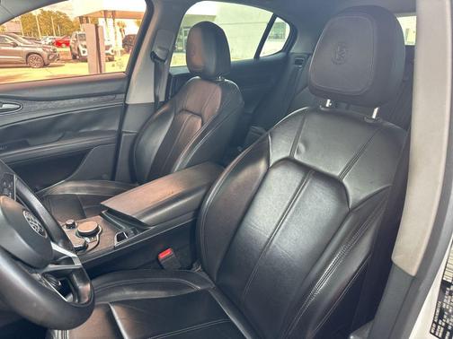 2019 Alfa Romeo Stelvio Base