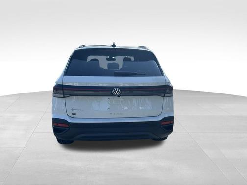 2026 Volkswagen Taos SE Black