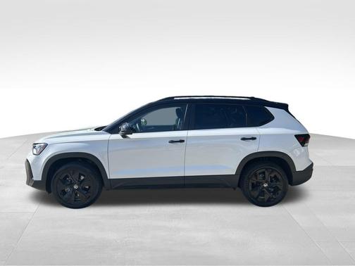 2026 Volkswagen Taos SE Black