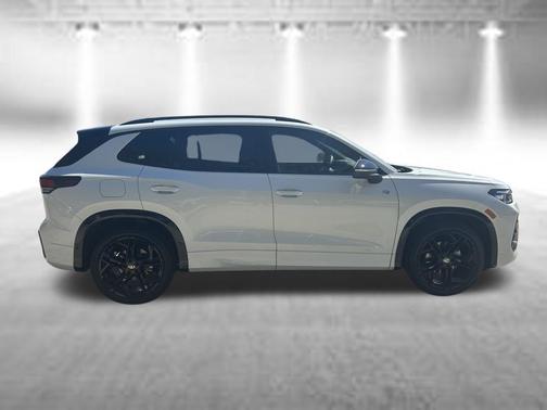 opal white pearl 2026 Volkswagen Tiguan 2.0T SE R-Line Black