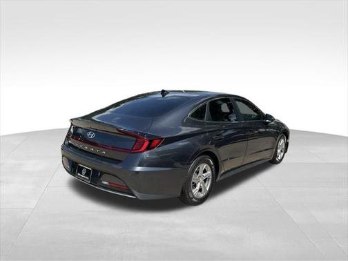2022 Hyundai SONATA SE