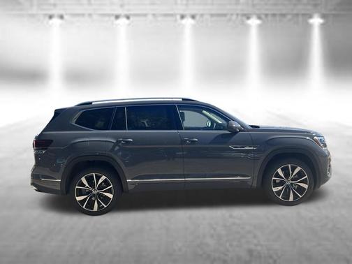 Pure Gray 2026 Volkswagen Atlas 2.0T SEL Premium R-Line 4MOTION