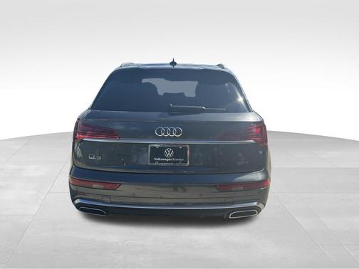 2022 Audi Q5 45 S line Premium