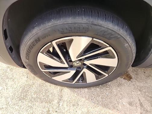 2025 Volkswagen Atlas 2.0T SE w/Technology 4MOTION