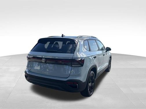 2026 Volkswagen Taos SE Black