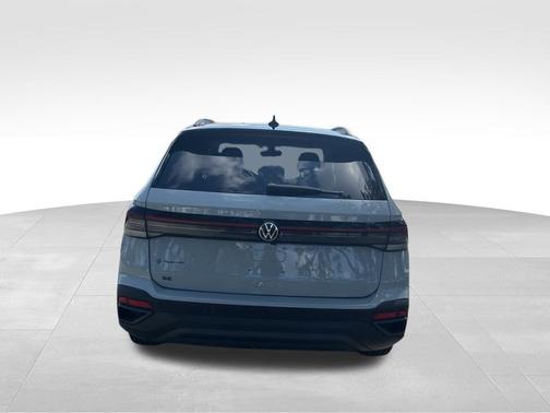 2026 Volkswagen Taos SE Black