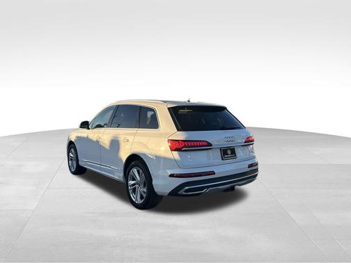 2023 Audi Q7 45 Premium