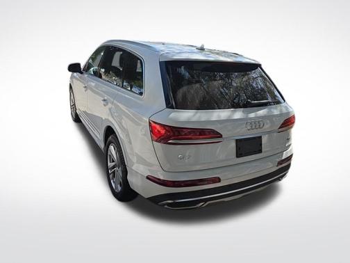 2023 Audi Q7 45 Premium