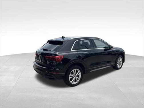2024 Audi Q3 Premium 45 TFSI S line quattro Tiptronic