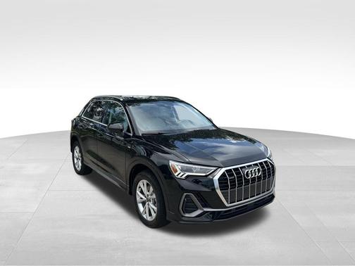 2024 Audi Q3 Premium 45 TFSI S line quattro Tiptronic