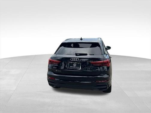 2024 Audi Q3 Premium 45 TFSI S line quattro Tiptronic