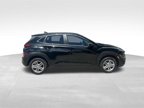 Abyss Black Pearl 2023 Hyundai KONA SE