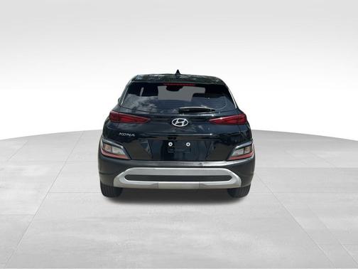 Abyss Black Pearl 2023 Hyundai KONA SE
